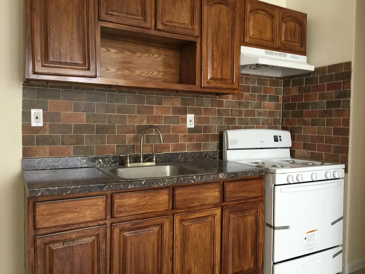 2 Bedrooms at 279 Goldsmith Ave #H2, Newark NJ — photo 1