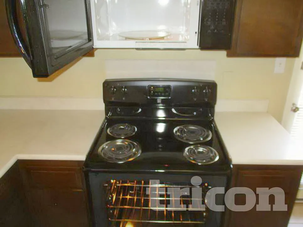 4150 West Frier Drive Phoenix AZ — Photo 4
