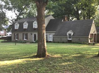 1900 Crescent Dr, Muscle Shoals, AL 35661