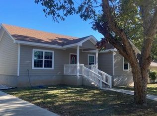 112 Palmo Dr, Luling, TX 78648