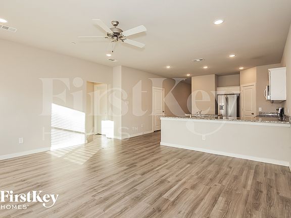 3rd image of 308 Niki Dr