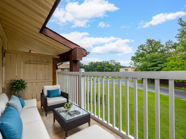 Edgewater Manor