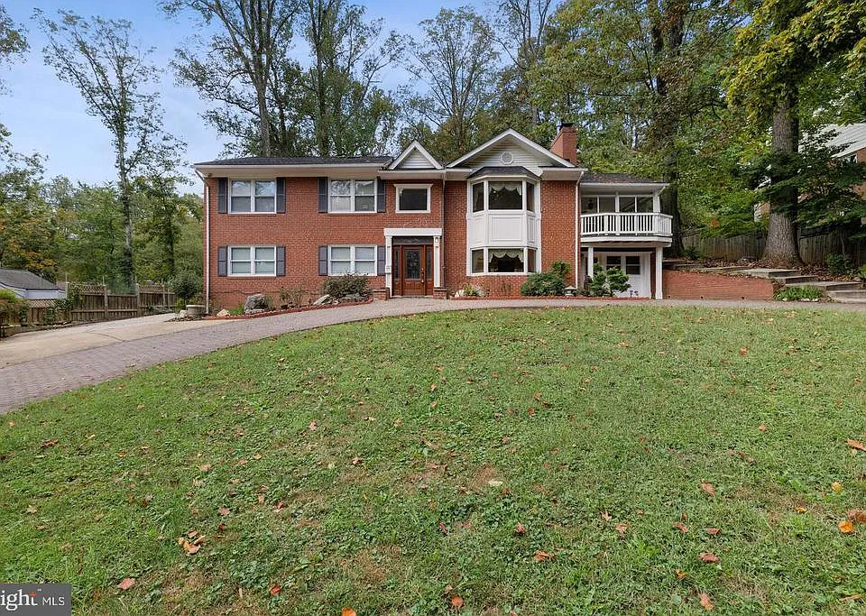 6421 Woodville Dr