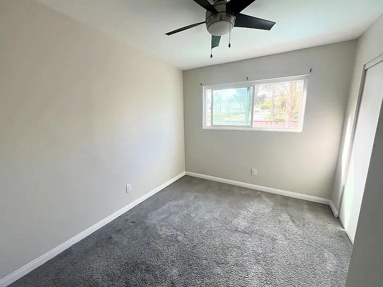 446 Annette Pl — Photo 9