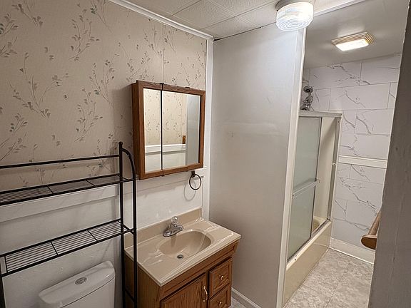 4th image of 7 Newton Ave #2
