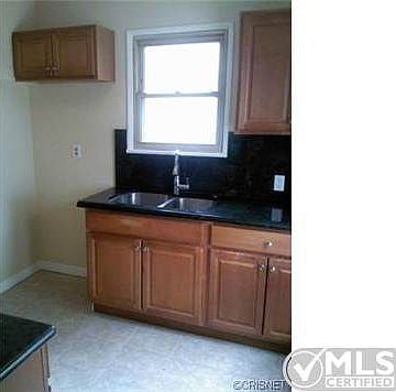 5th image of 8147 Wakefield Ave