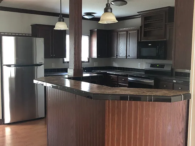 1313 Leefield Station Rd — Photo 2