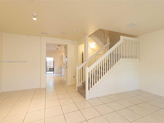 5th image of 387 NE 208th Ter #387