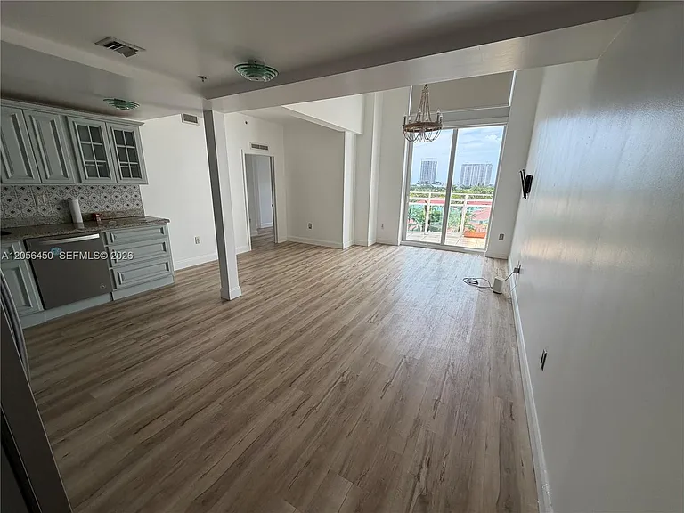 3000 NE 188th St #707 — Photo 12