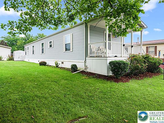 3rd image of 226 Greenbriar Dr S