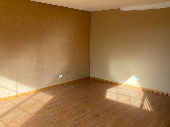 5th image of 32 E Grandview Dr