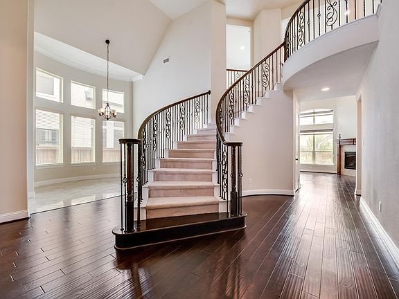 2nd image of 908 Southern Hills Way