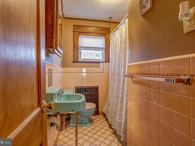 58 N Elmwood Ave — Photo 13
