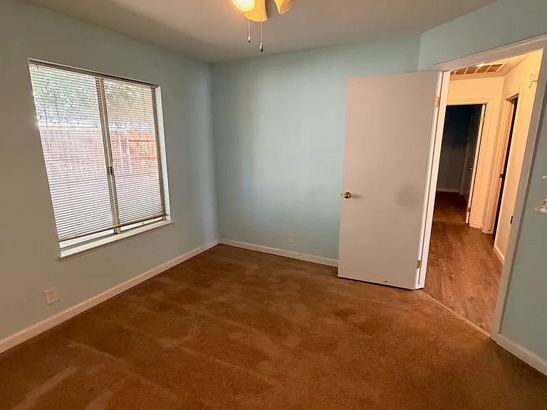 844 N Suzanne Ct — Photo 11