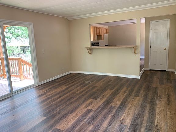4th image of 633 Fir Ln