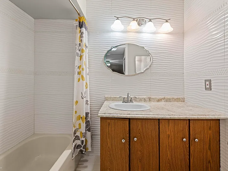 408 Country Club Dr — Photo 13