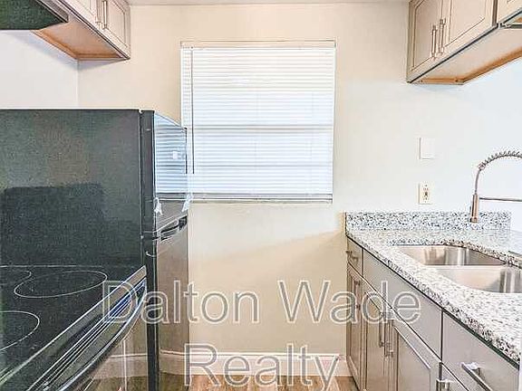 5th image of 6123 Montana Ave