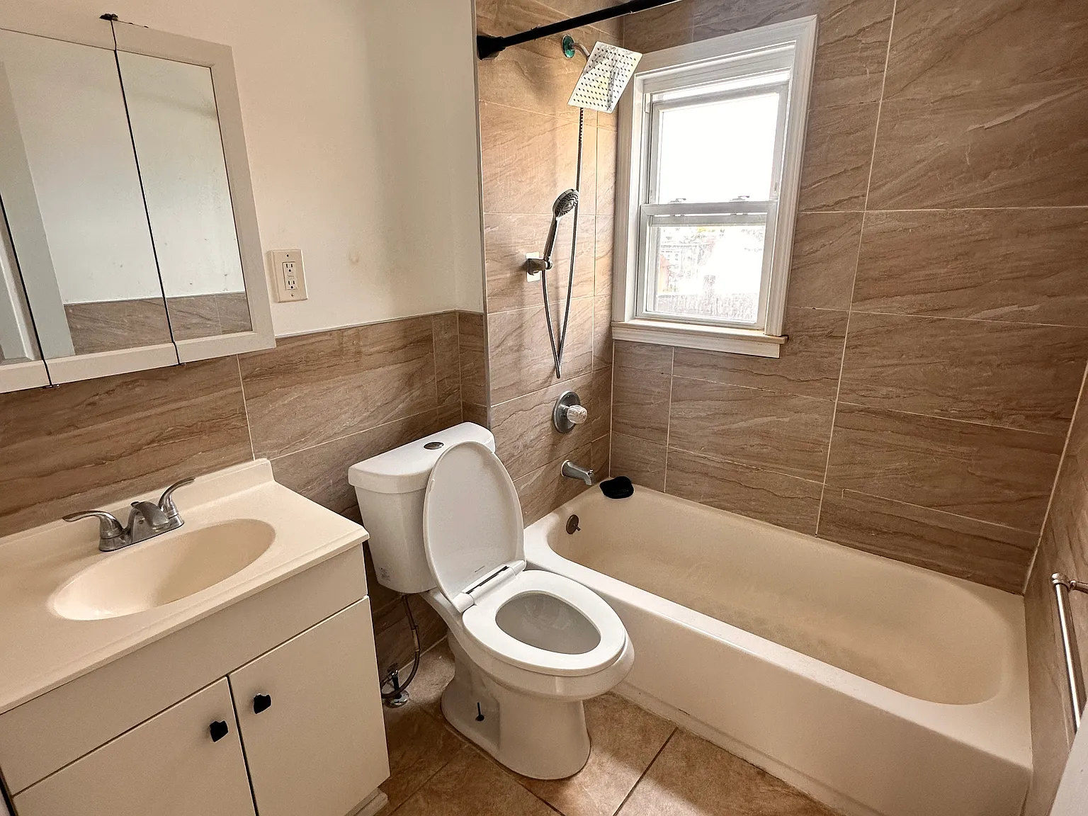 2 bed, $2,350 — Photo 3