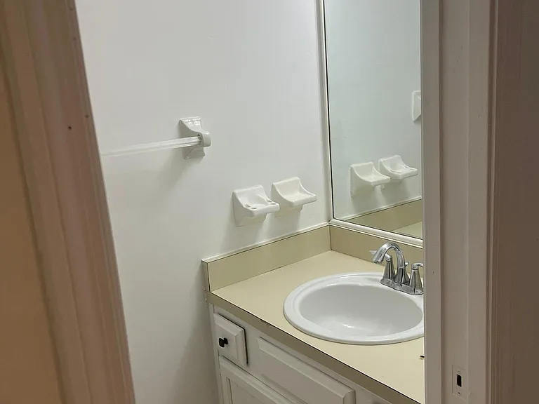 7200 SW 8th Ave #F34 — Photo 13