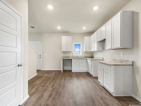 4th image of 9705 Ebony Place