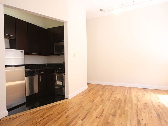 5th image of 605 W 112th St APT 6D