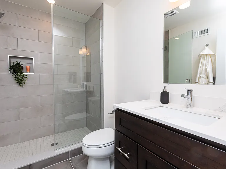 2445 N Front St #3 — Photo 32