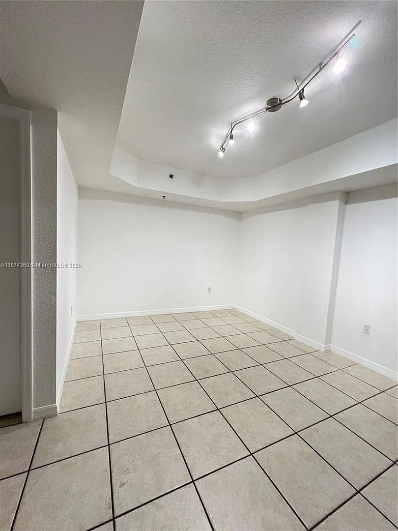 9300 Fontainebleau Boulevard E101, Miami, FL 33172 — Photo 3