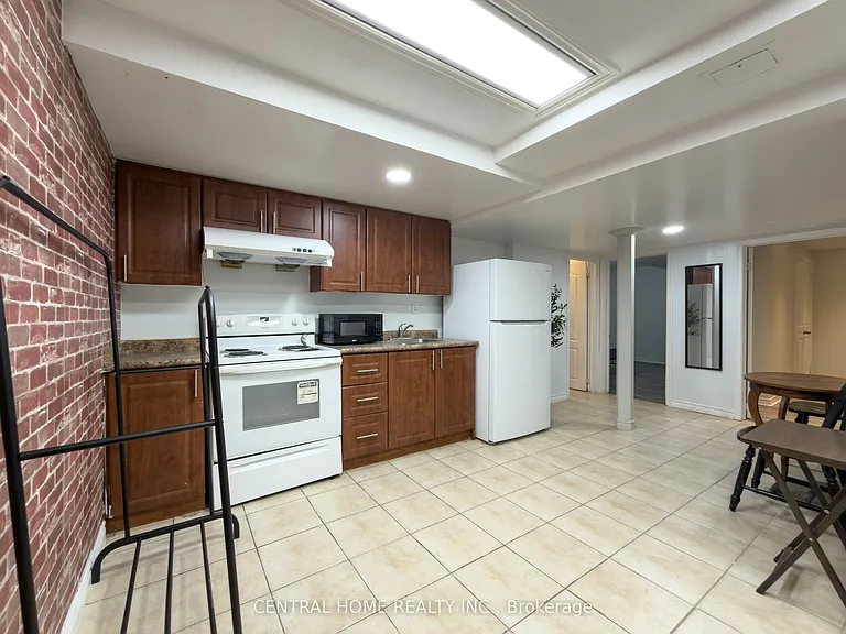 25 Eastvale Dr #BASEMENT — Photo 10