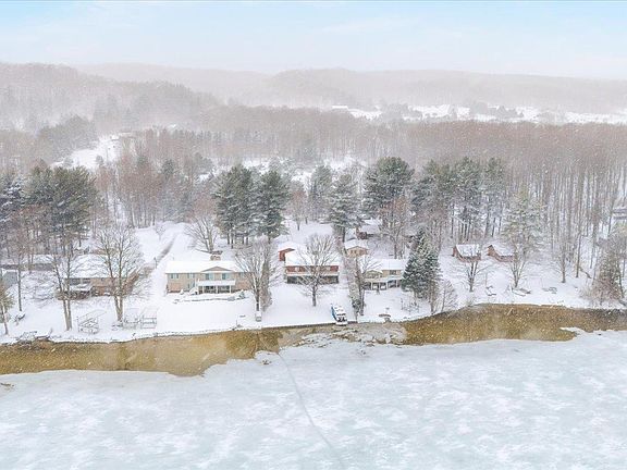2nd image of 578 Juracko Ln