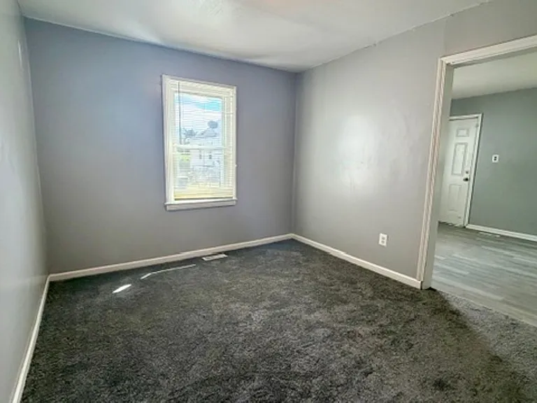 11334 Sussex St — Photo 11