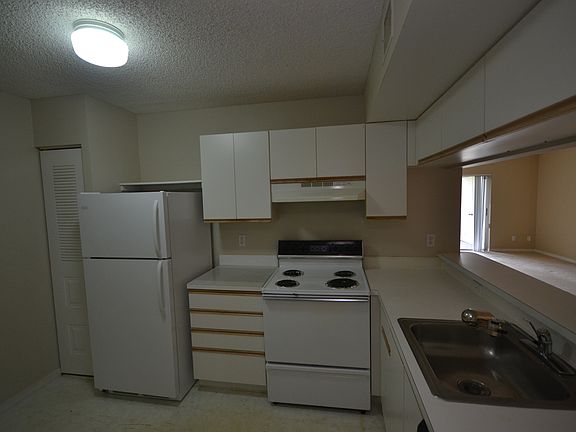 4th image of 4555 NW 99th Ave APT 0204