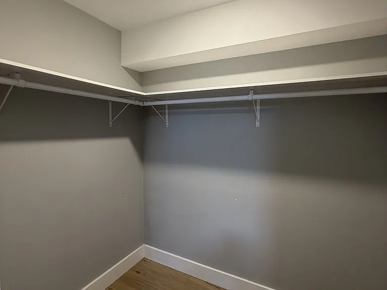 56 Olive Cres — Photo 8