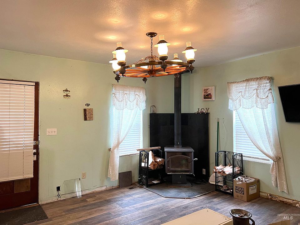 305 Idaho St, Deary, ID 83823 Zillow