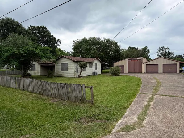 147 County Road 767, Buna, TX 77612