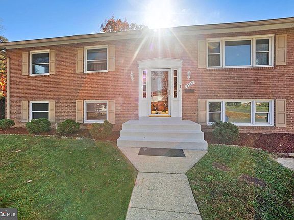 2nd image of 2128 Roslyn Ave