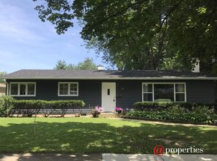 37019 N Grandwood Dr, Gurnee, IL 60031