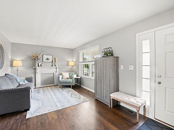 3rd image of 1753 Glenbrooke Ln