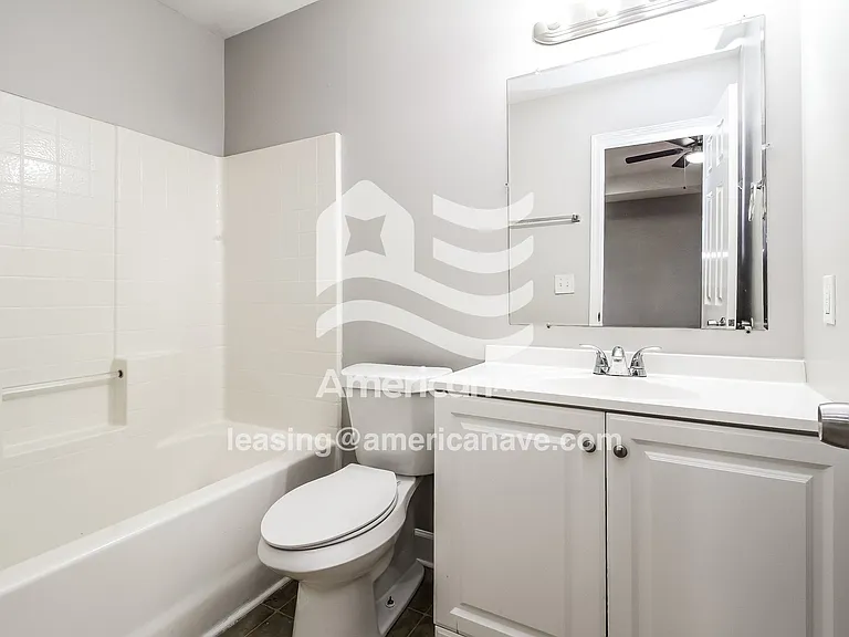 5663_009_main_bathroom_10.jpg