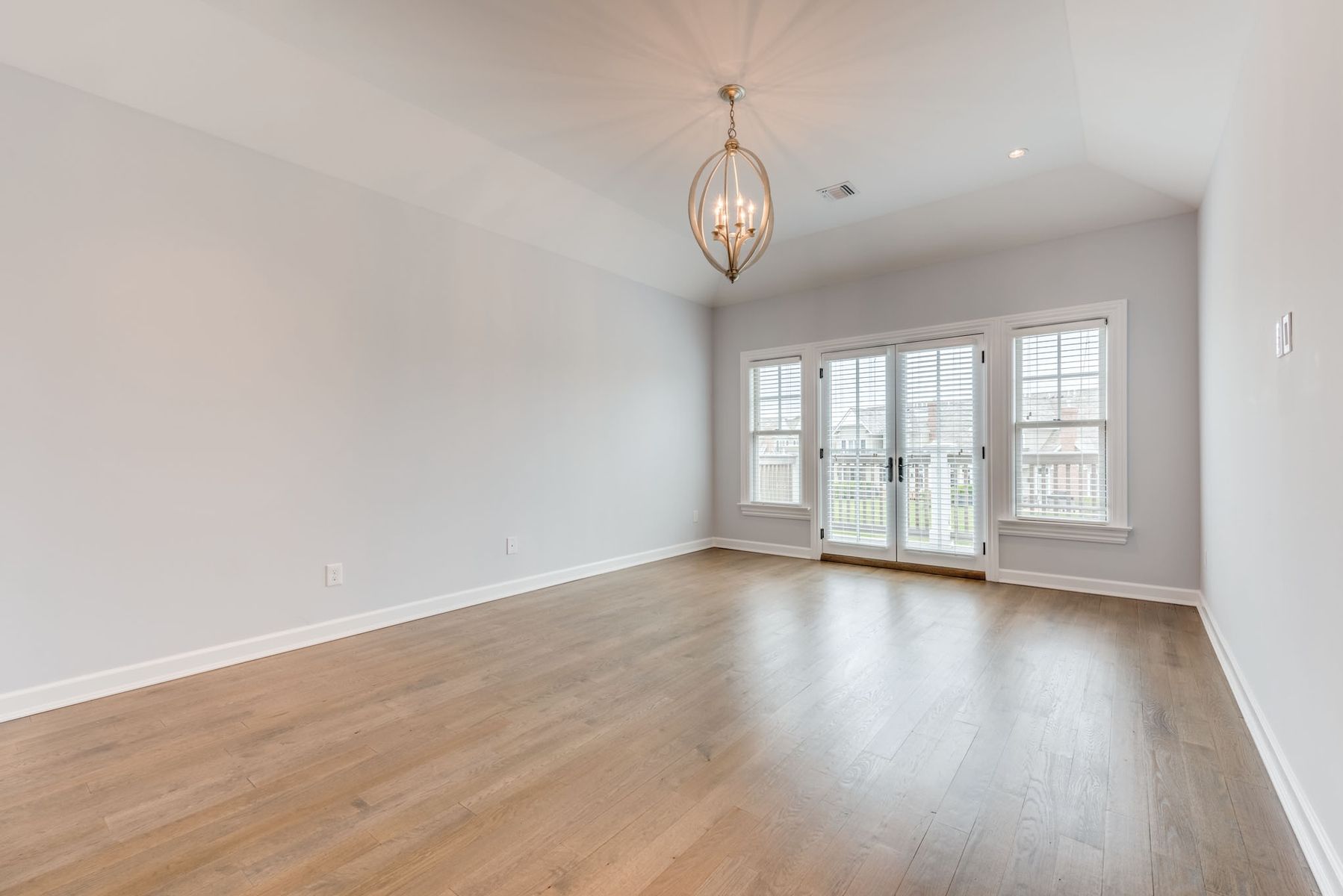 907 Ln, Pond in Southampton Out East