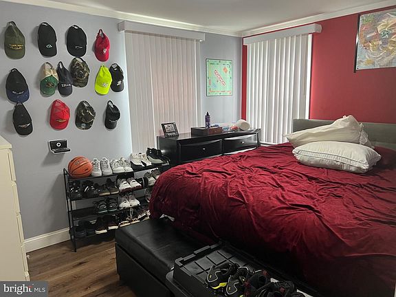 5th image of 74 Smith Ave