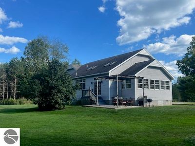 1008 Meadow Rd, Tawas City, MI, 48763
