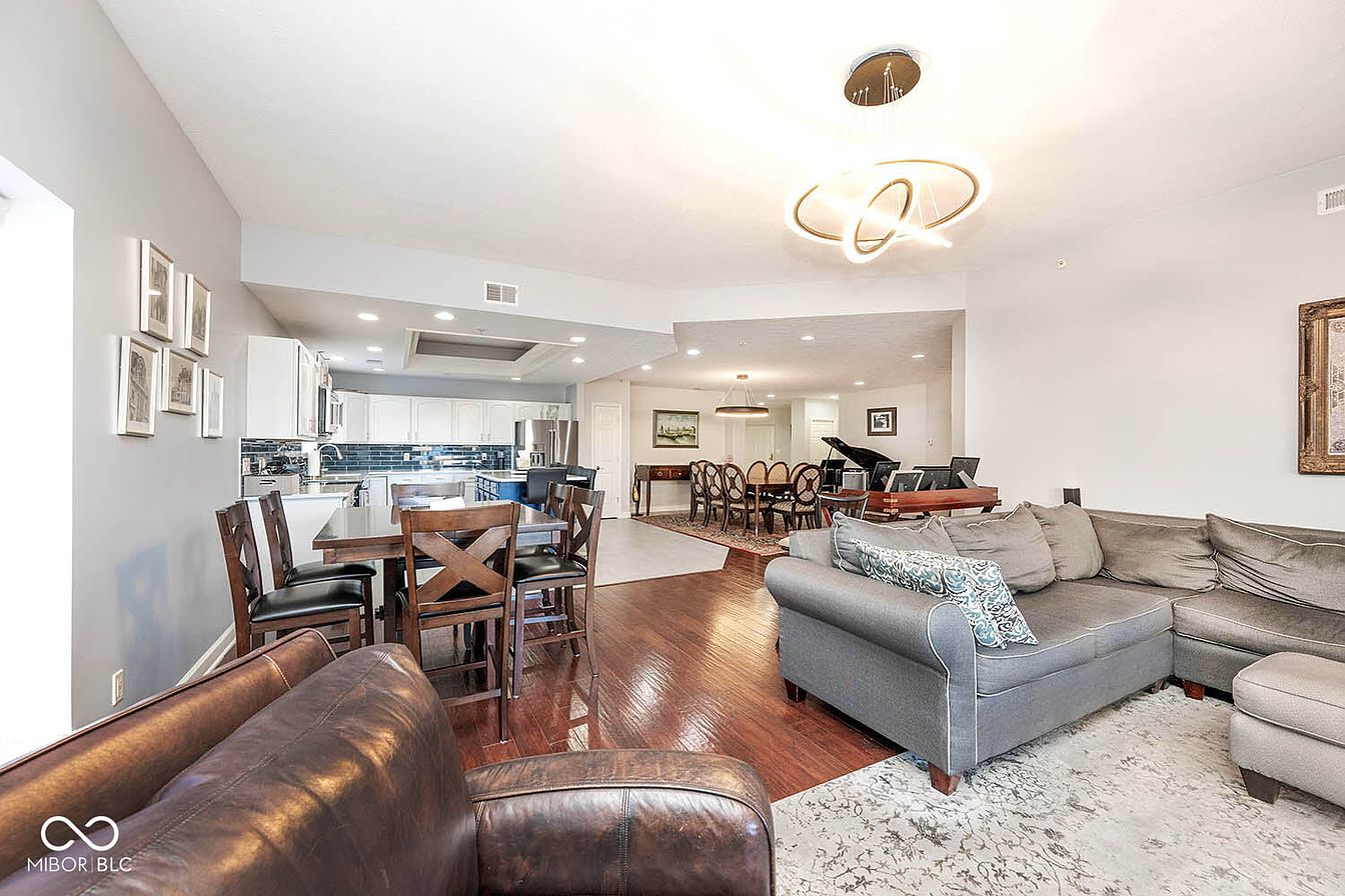 carousel photo #15 (MLS)