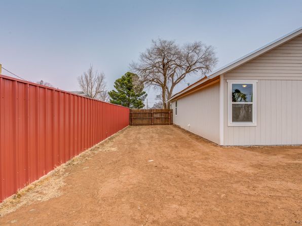 709 3rd St, Abernathy, TX 79311