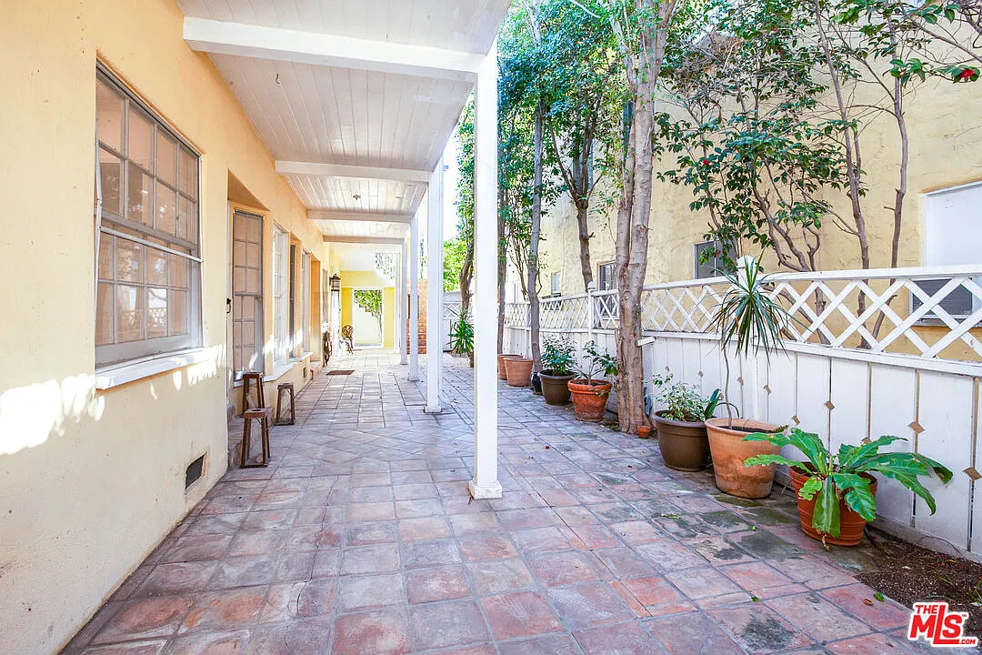 1 bed, 1.0 bath, $3,000 — Photo 2