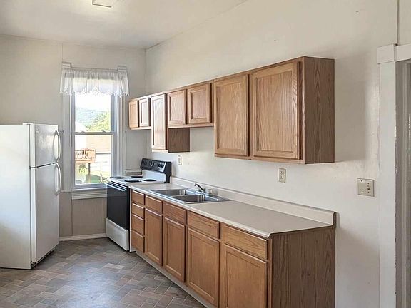 5th image of 315 N Richard St #1