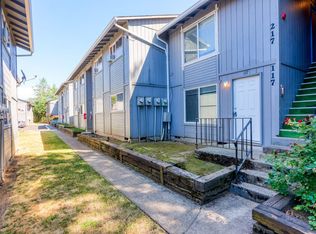 The Rim Crest Apartments, Portland, OR 97230