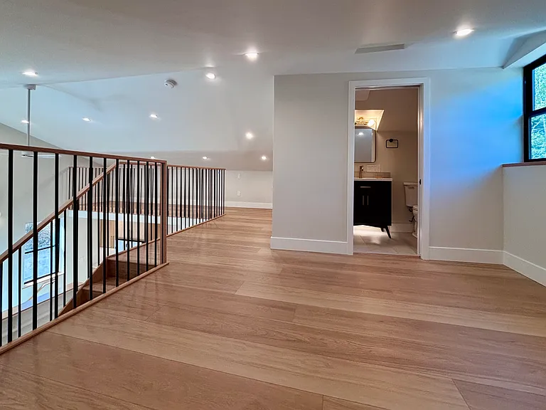 2159 Ash St — Photo 22
