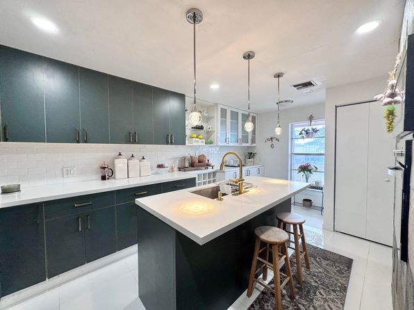 1341 NW 20th Ave APT 203