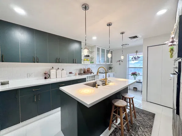 1341 NW 20th Ave APT 203, Delray Beach, FL 33445