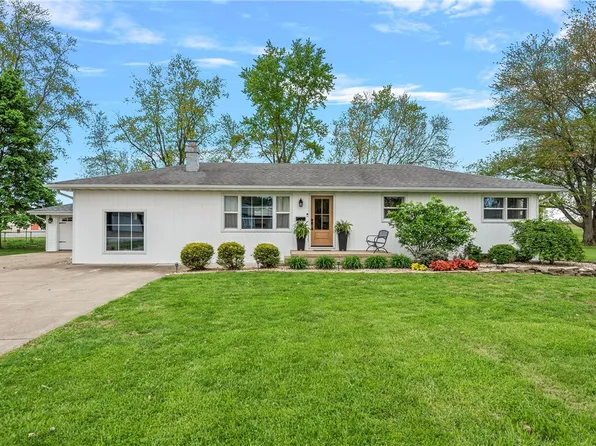 111 W 7th St, Pana, IL 62557